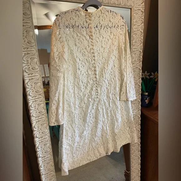 Vintage Elegant White Lace Dress - Picture 3 of 6